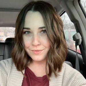 Meet your Posher, Alyssa